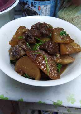 Daging sapi ungkep Lobak putih