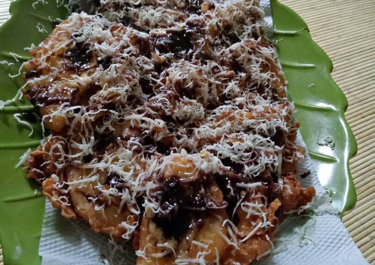 bahan dan cara membuat Pisang goreng keju coklat