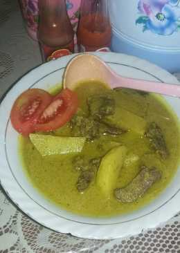 Gulai daging sapi dan kentang