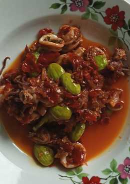 Cumi sambal pete