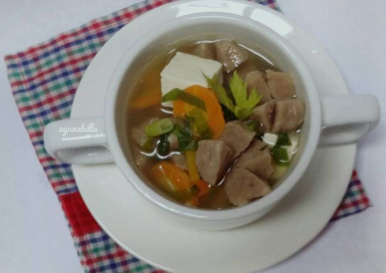 resep lengkap untuk Sop bakso tahu wortel