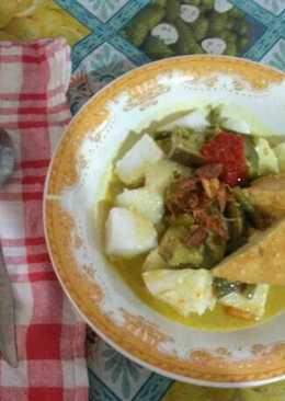 Lontong sayur sederhana