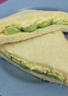 Egg sandwich (roti lapis telur)