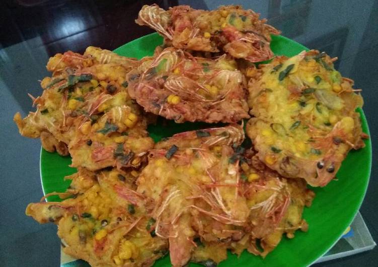 gambar untuk cara membuat Bakwan jagung kepala udang