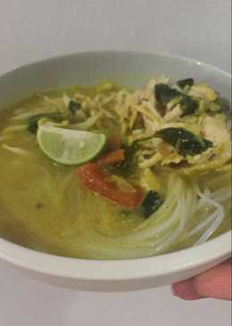 Soto ayam kuah santan