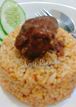 Nasi goreng bumbu rendang