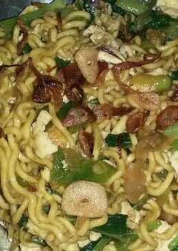 9. Mie goreng lombok ijo