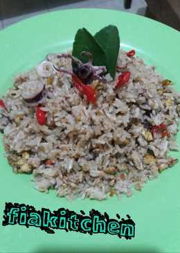 Nasi Goreng Tinta Cumi ðŸšðŸ¦'ðŸ¥šðŸŒ¶