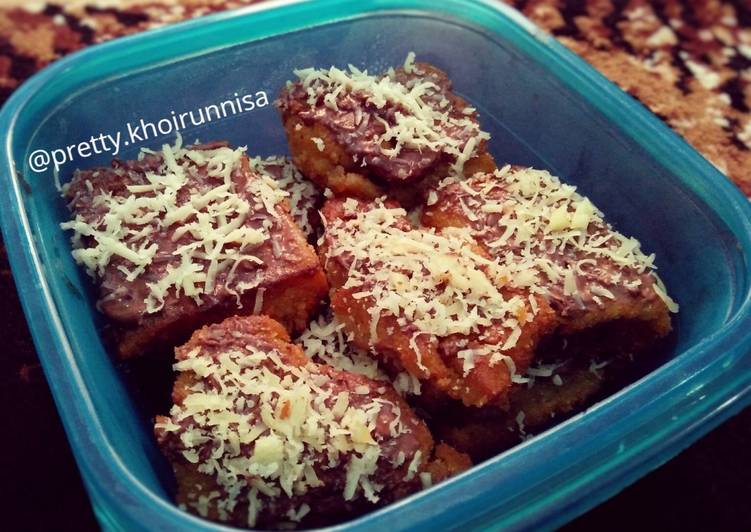 resep 8. Nugget Pisang Topping Coklat Keju