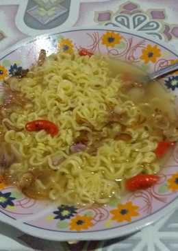 Mie instan ayam bawang