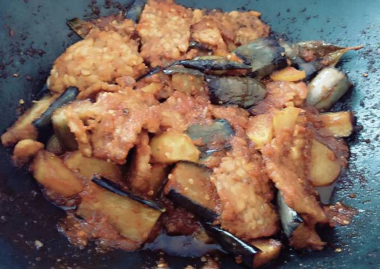 Resep Sambel goreng terong-tempe-kentang Kiriman dari Ismi Prasastawati
Kurniawan