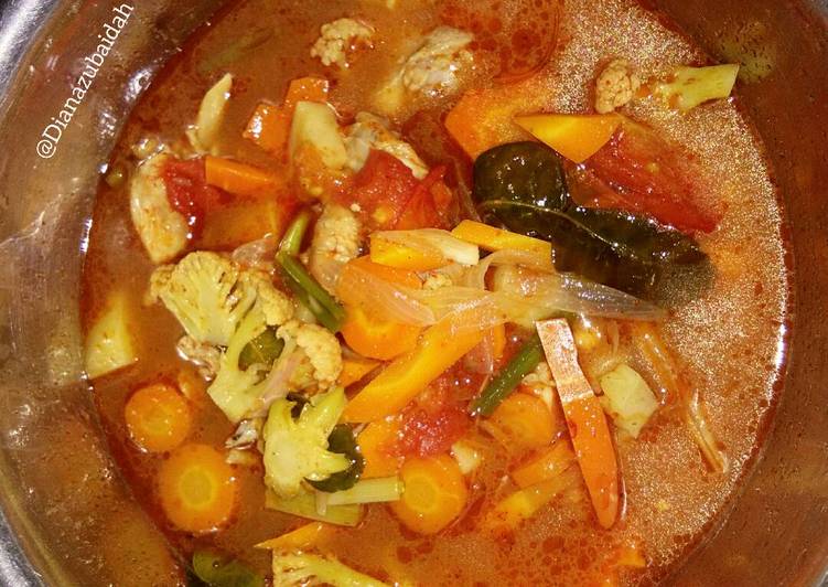 gambar untuk resep makanan TomYam Ayam Sayur ala Rumahan