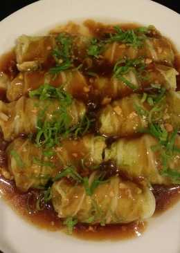 White cabbage roll with chicken mince