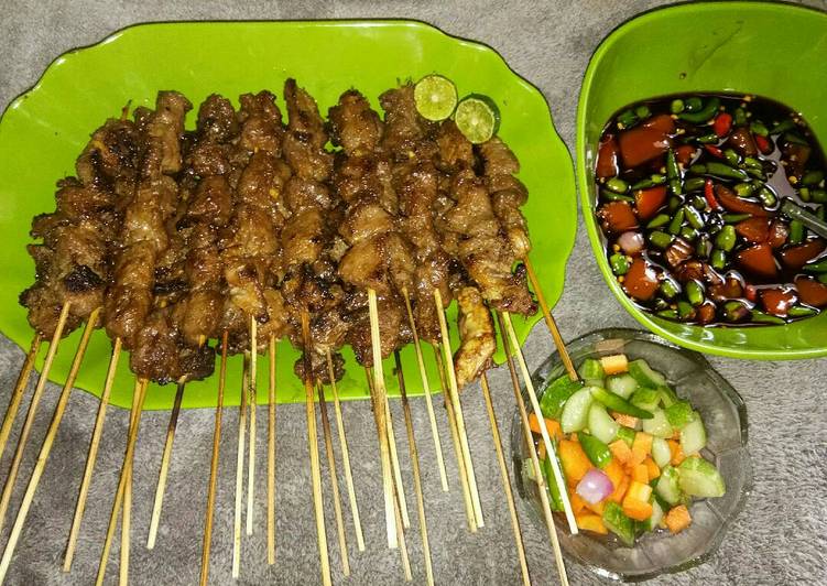 bahan dan cara membuat Sate Daging Gurih Nyoy