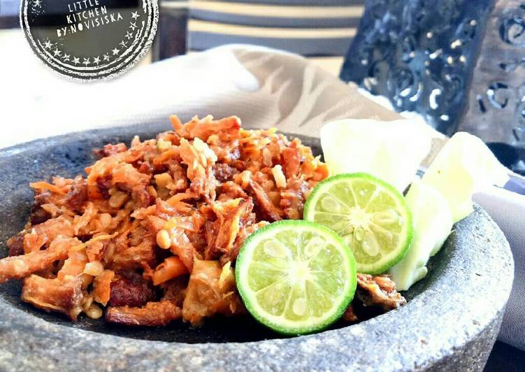 Resep Ayam Goreng suwir sambel terasi - Little Kitchen