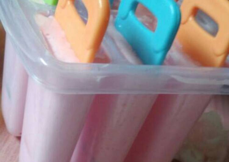 gambar untuk resep Ice cream yogurt strawberry