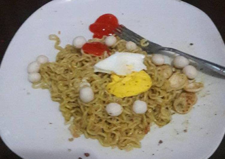 gambar untuk resep Mie goreng soto praktis dan enak