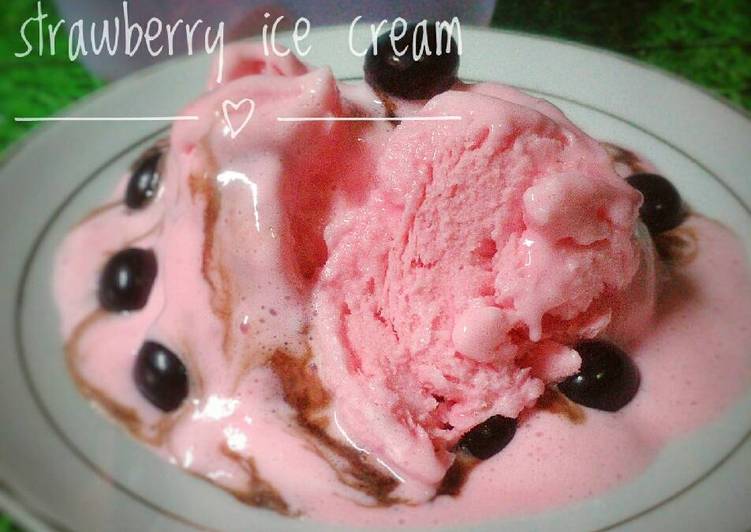 gambar untuk cara membuat Strawberry ice cream ekonomis