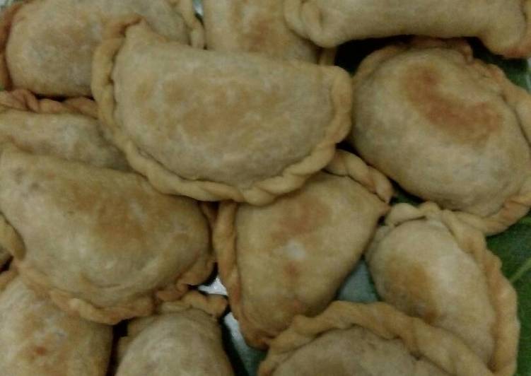 resep makanan Pastel renyah isi sayuran dan telor.