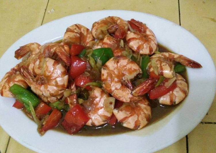 bahan dan cara membuat Udang masak saus inggris