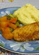 Grilled salmon with mashed potato