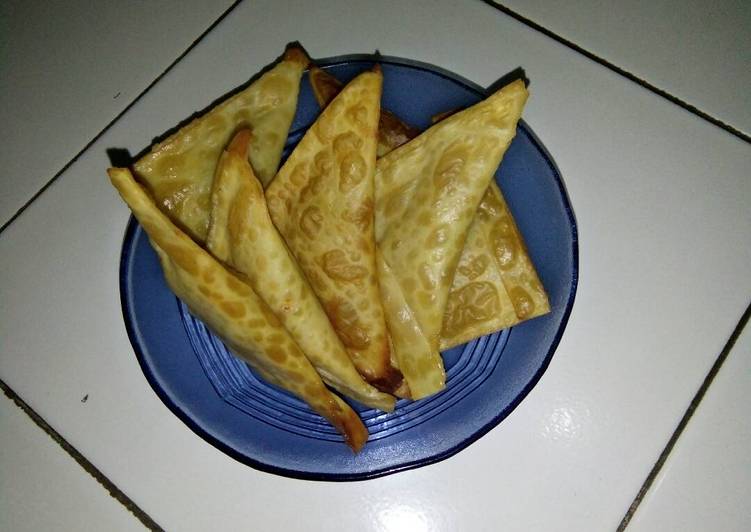 bahan dan cara membuat Pangsit isi ala samosa