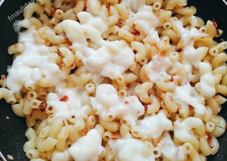 Simple Makaroni Aglio Olio