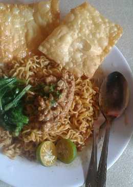 Mie ayam pangsit