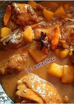 Semur ayam kentang berkuah santan