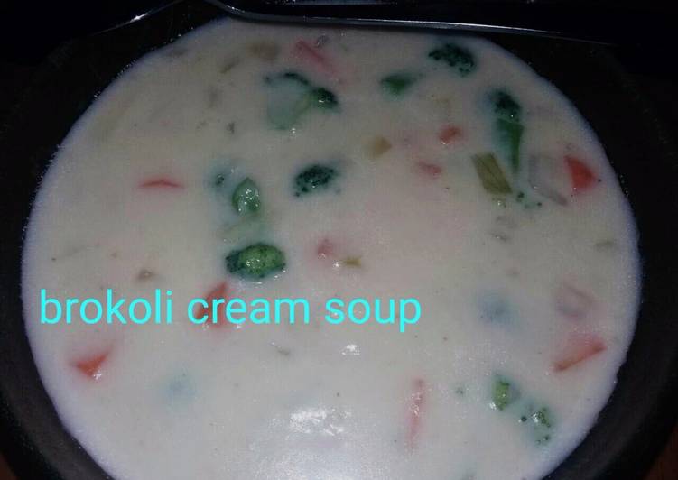 Resep Brokoli cream soup Dari Dapue Cutkak Iva