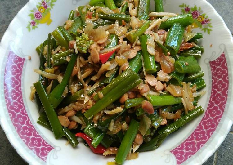 resep makanan Tumis Bunga Bawang Tauco Teri