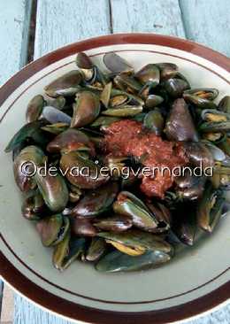 Tumis kerang laut sambal merah