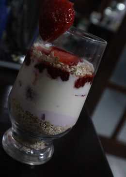 Strawberry cheesecake overnight oat