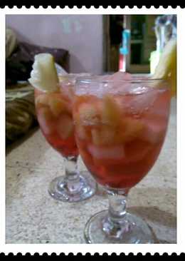 Cocktail merah delima