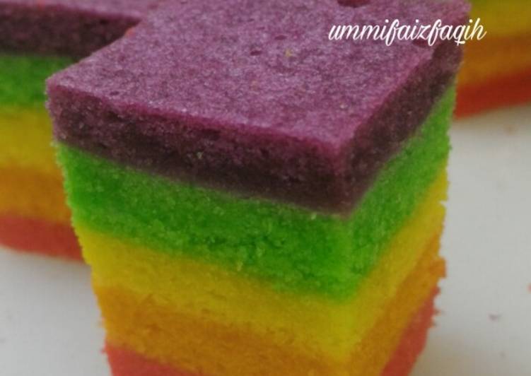 gambar untuk resep Bolu Pelangi Kukus