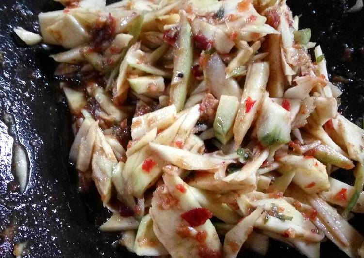 resep masakan Sambal mangga muda ala momy umii ??