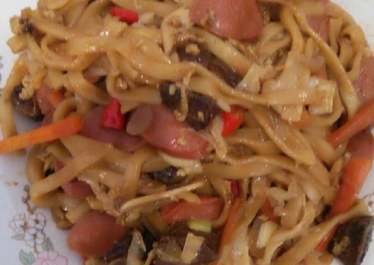 bahan dan cara membuat Bakmi goreng nyemek