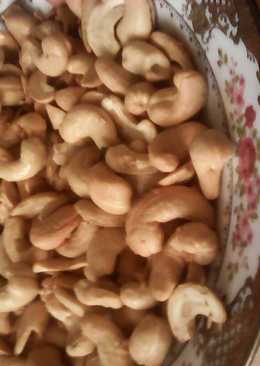 Kacang mete goreng bawang daun jeruk