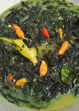 Gulai daun singkong