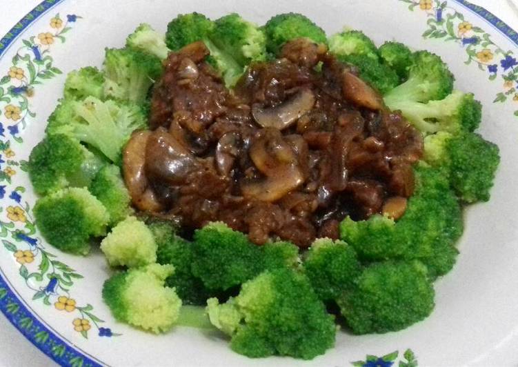 resep Brokoli jamur cah sapi lada hitam