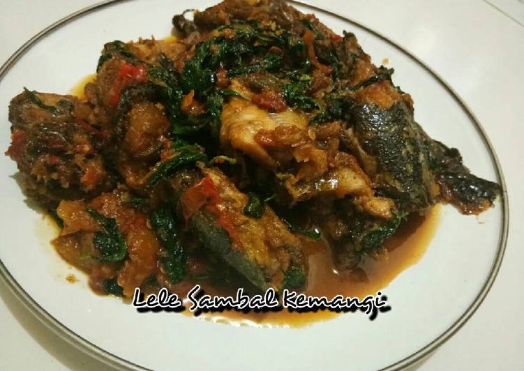 resep makanan Lele Sambal Kemangi (Resep Masak Lele Agar Tidak Meletus)