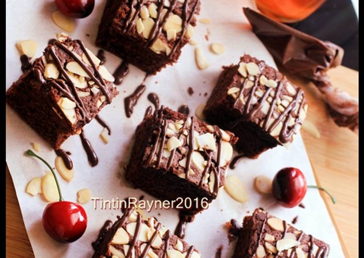 resep lengkap untuk BROWNIES COKLAT Panggang Klasik no Mixer untuk adik tersayang :)