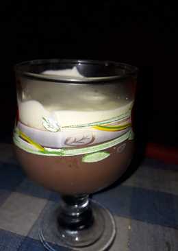 Silky Pudding Cokelat Marie dengan Whipped Cream