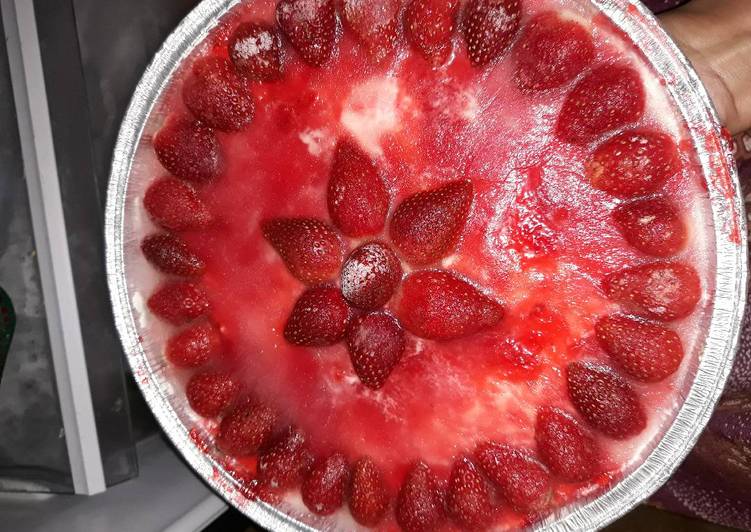 bahan dan cara membuat No Bake Strawberry Cheesecake