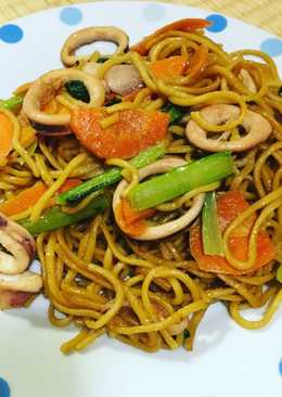 Mie goreng cumi