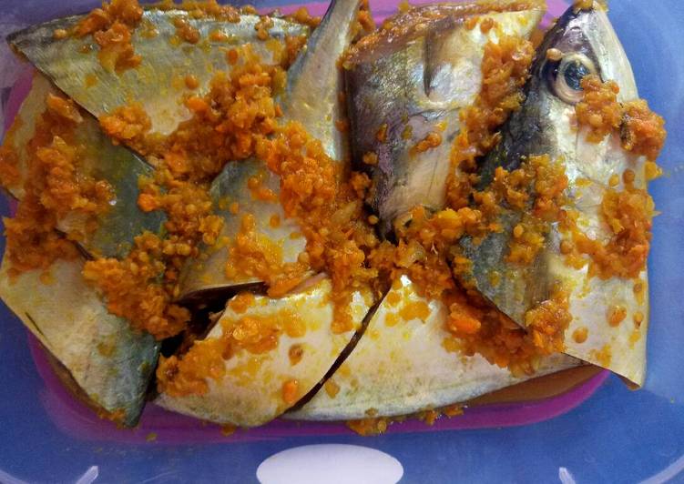 cara membuat Ikan Segar Bumbu Kuning Resep Emak