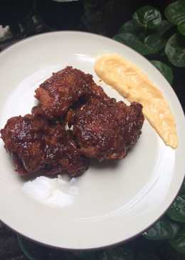 Chicken fire wings + cheese sauce ala riche*se