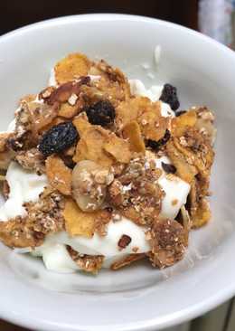 Homemade granola and yoghurt