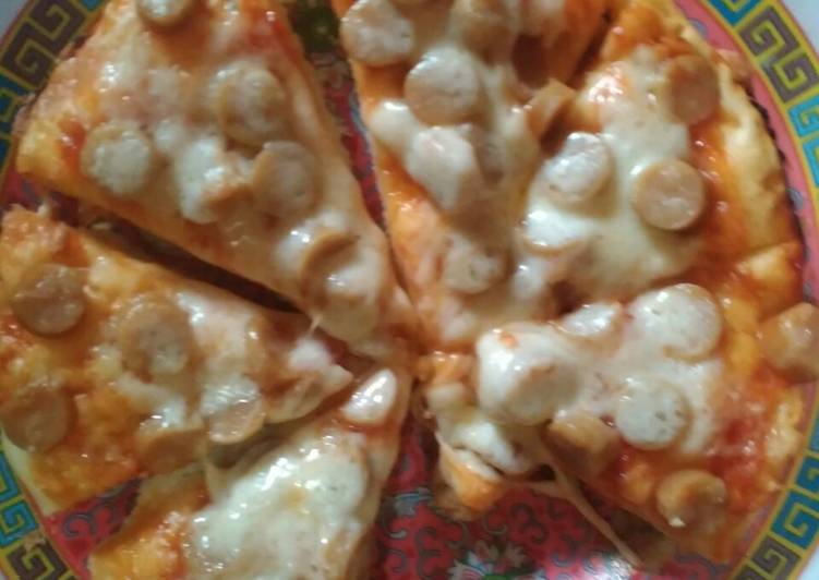 bahan dan cara membuat Pizza teflon yummy.