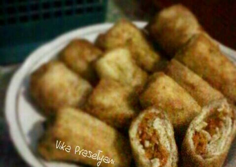 resep masakan Sosis Goreng Solo isi Ayam dan Wortel (lumpia / resoles)